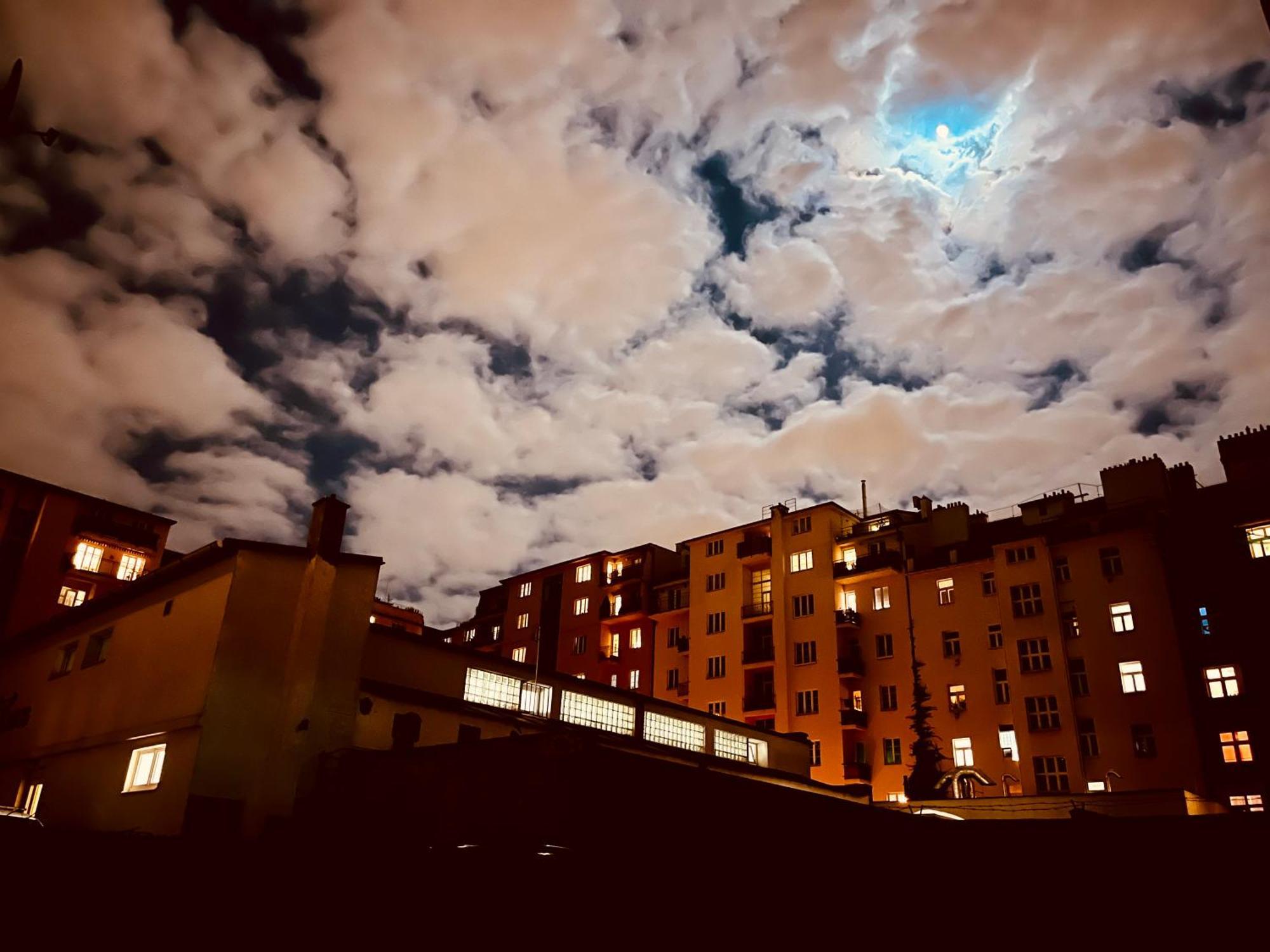 Moderni Apartman Na Hluboke V Praze - Idealni Pro 4 Prague Exterior photo